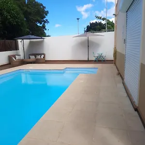 Avec Piscine Privee, Idealement Situe Hébergement de vacances